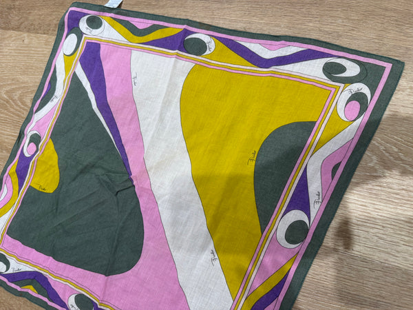 Pucci Petit foulard vert et rose 20/07