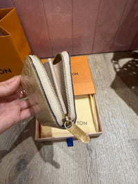 Portefeuille Louis Vuitton beige en cuir vernis 09/10