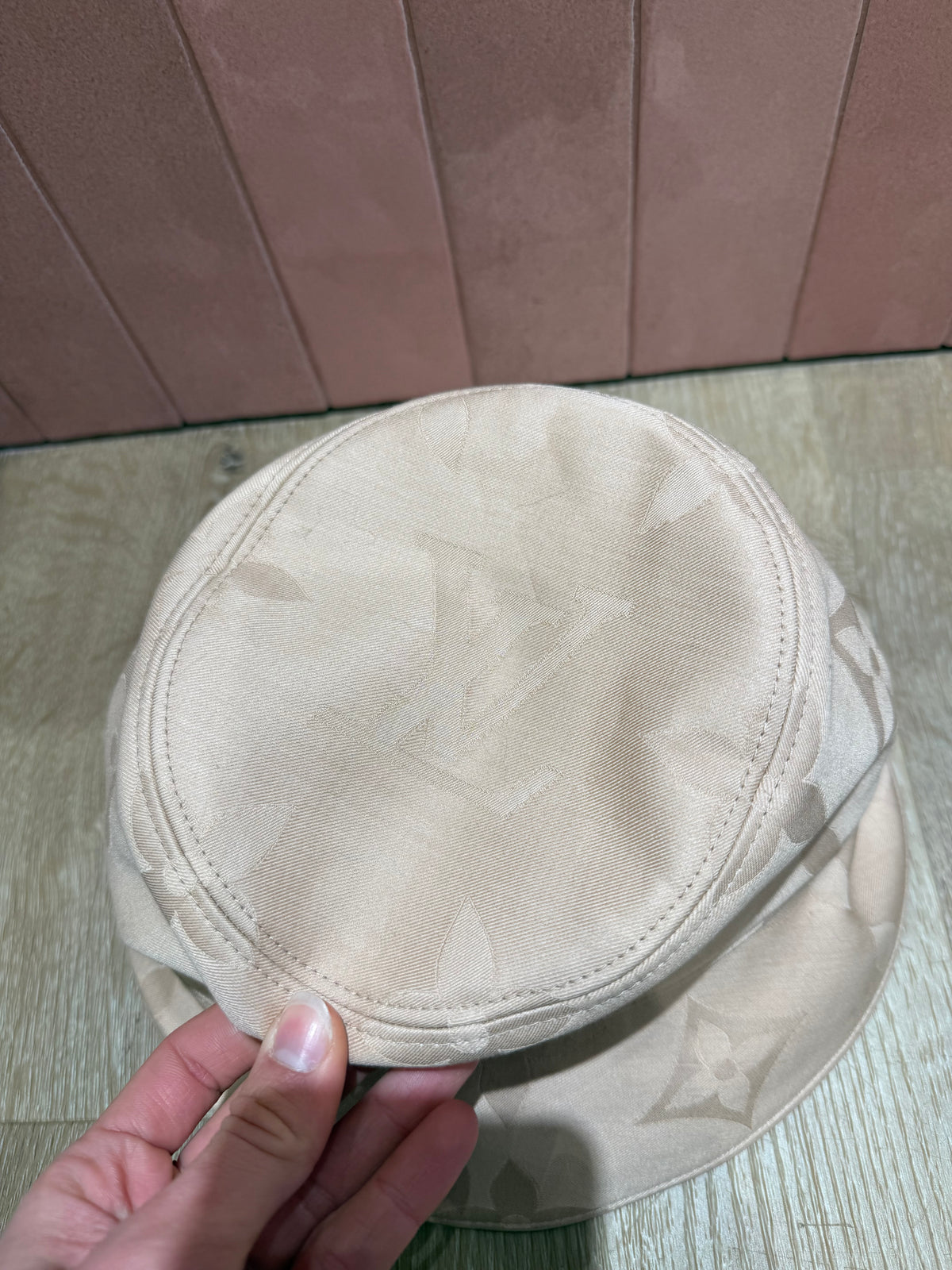 Chapeau sceau Louis Vuitton réversible