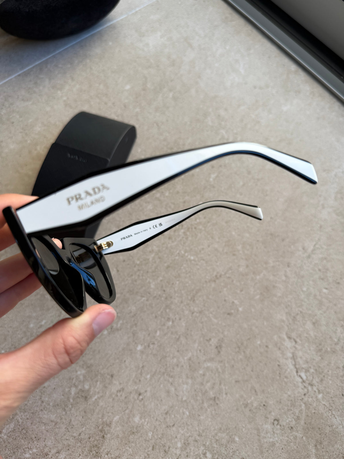 Lunettes Prada blanches neuves 24/07