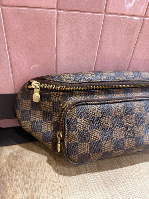 Banane sac Louis Vuitton damier Ébène 20/07