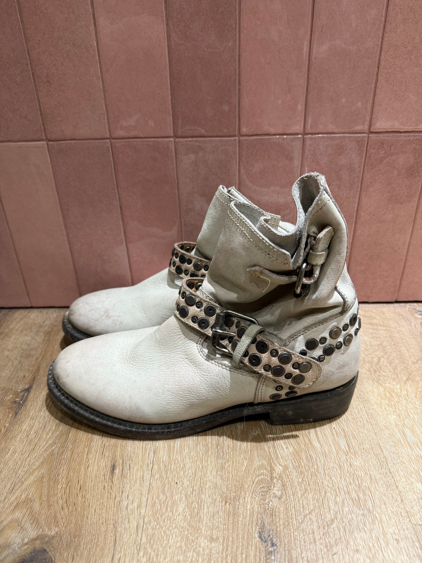 Bottines Beige cuir ASH 40
