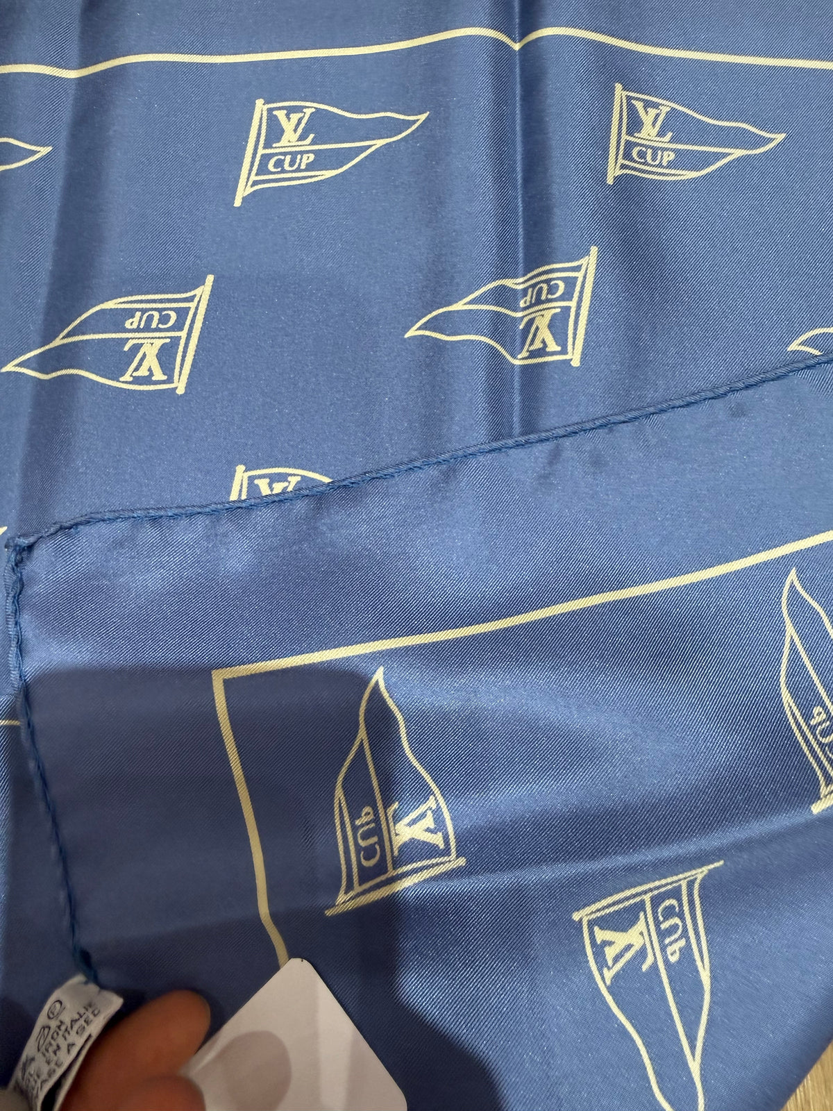 Louis Vuitton Foulard bleu chic 20/07