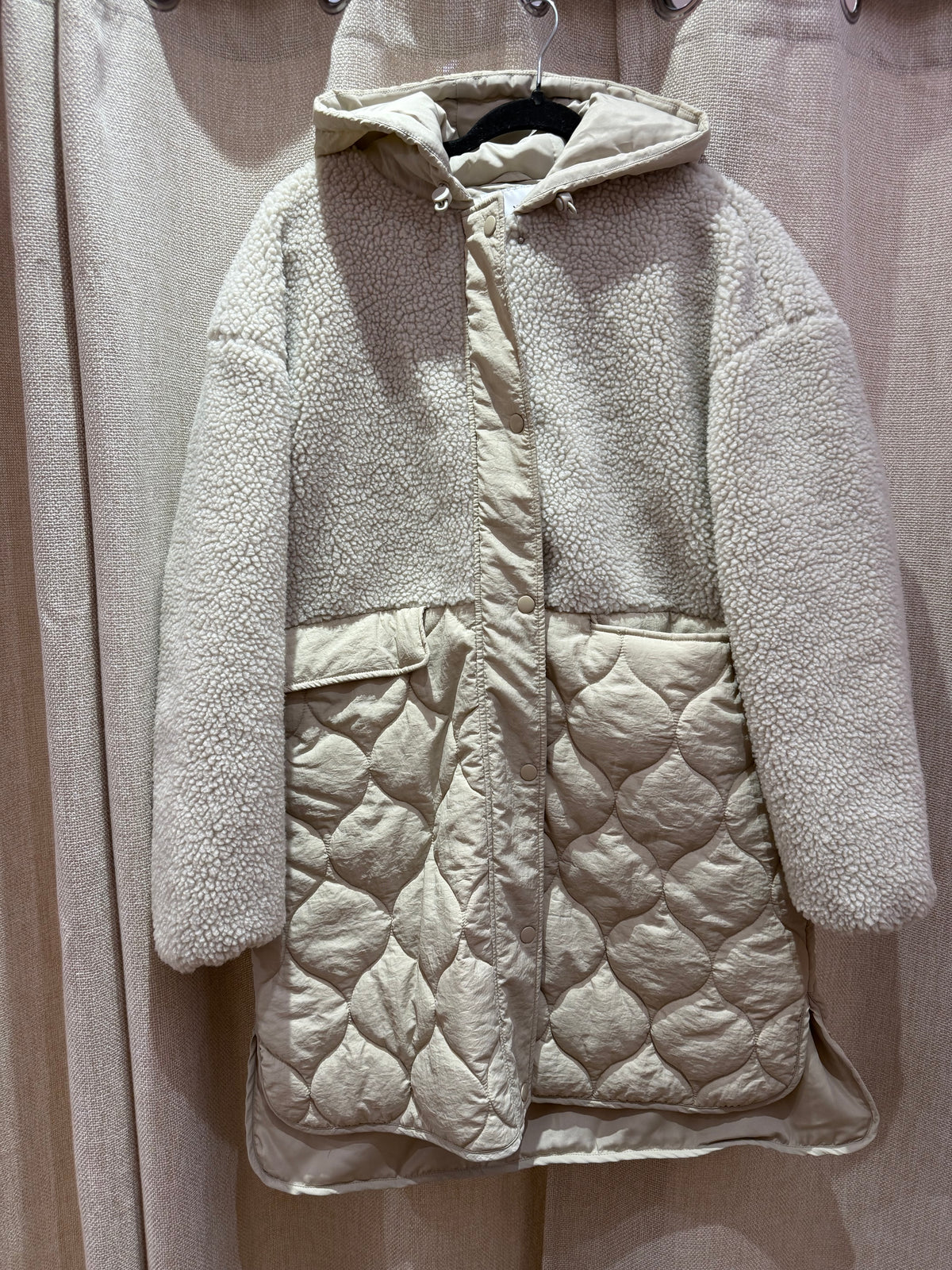 Veste beige matelassée fausse fourrure Vila – T38