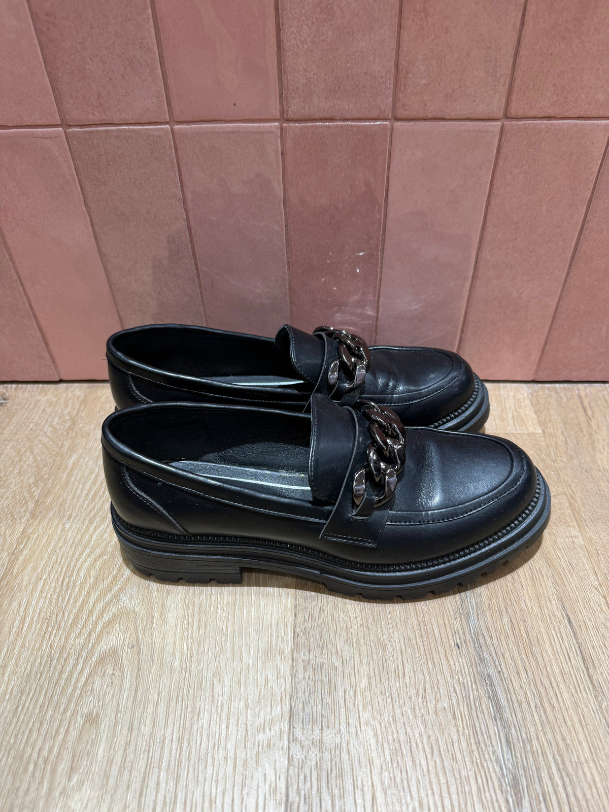 Mocassins Noir Via Donna Chaîne — T.38