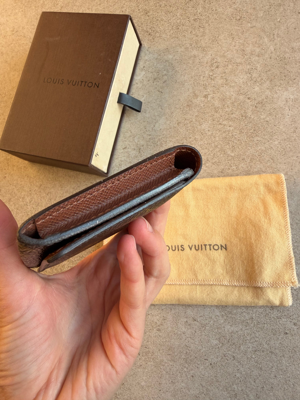 Porte-cartes Louis Vuitton 13/08