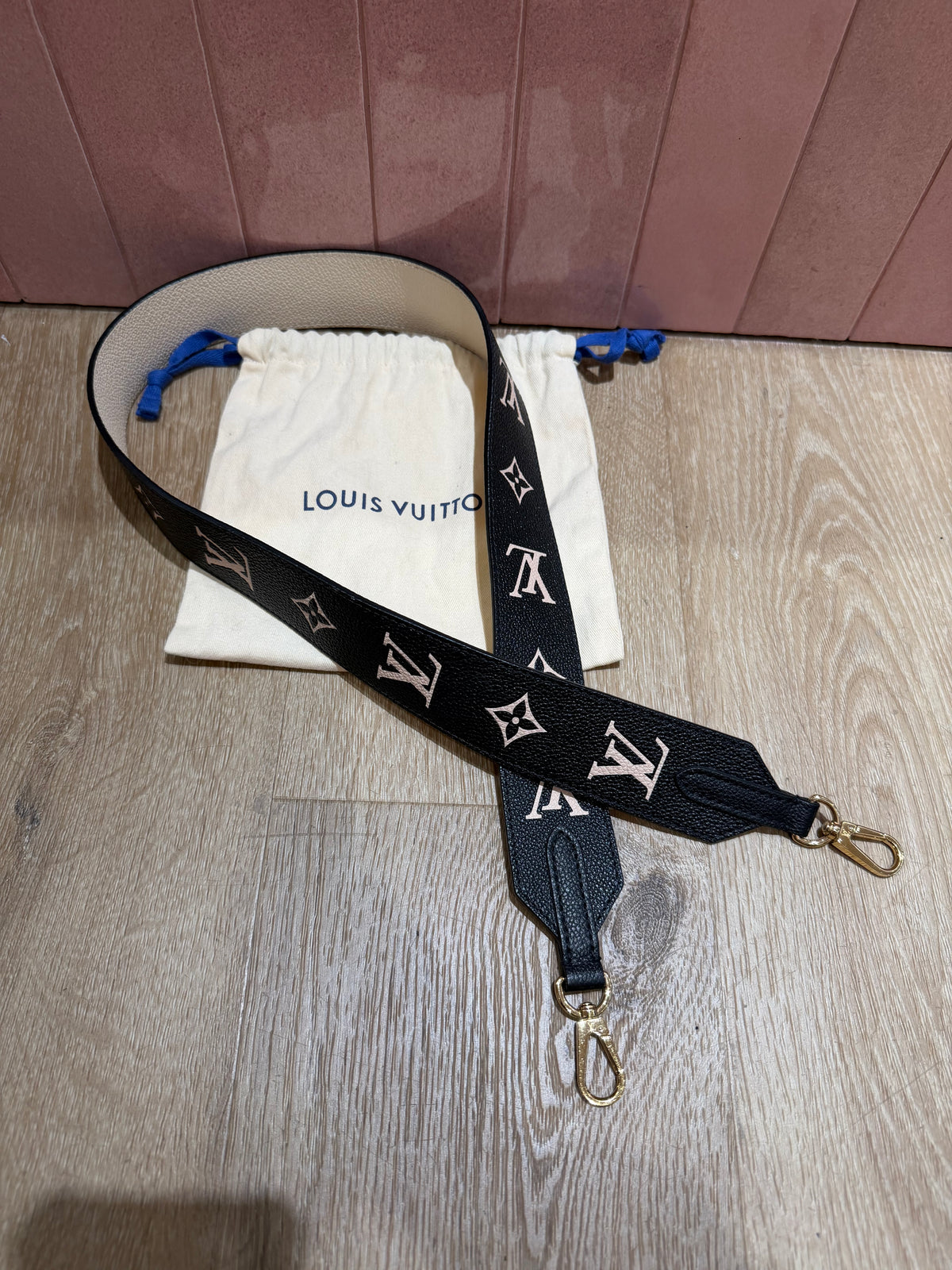 Bandoulière Louis Vuitton — 102 cm — vendue seule 15/10