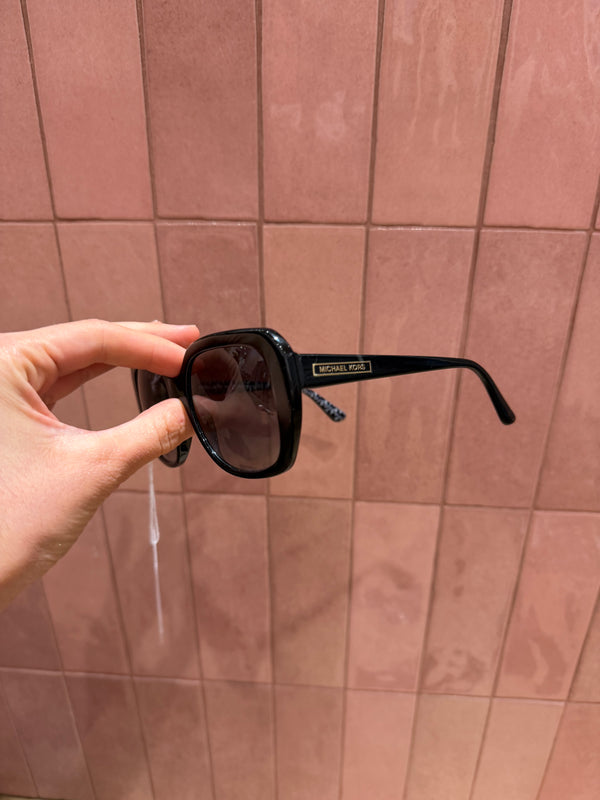 Lunettes noires Michael Kors, grand format 14/10