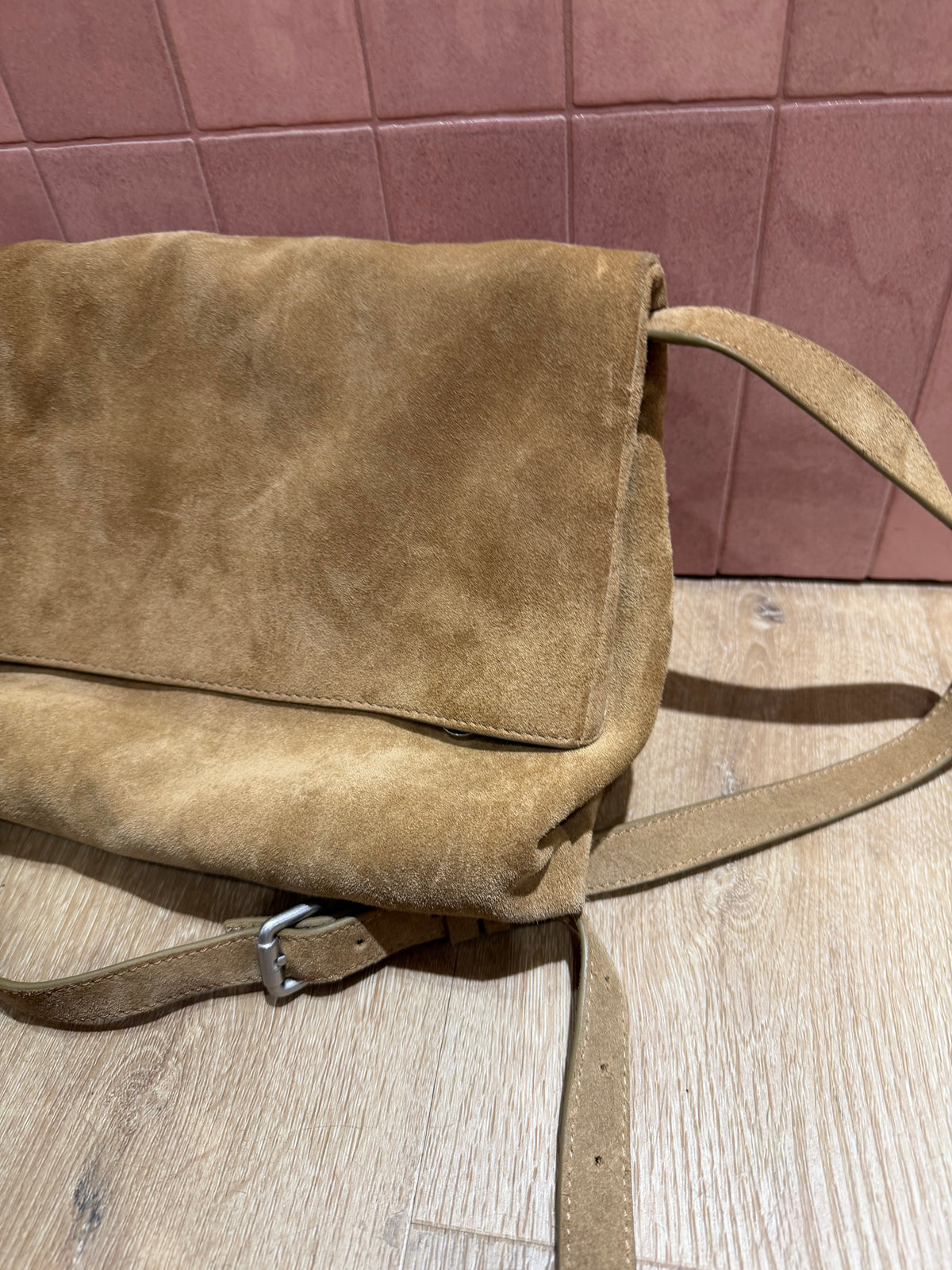 Sac bandoulière en daim beige ikks 23/10