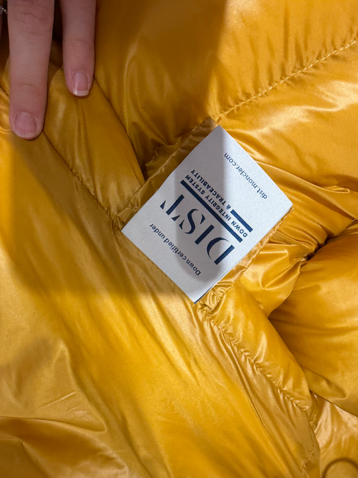 Doudoune jaune Moncler neuve T.M 16/10