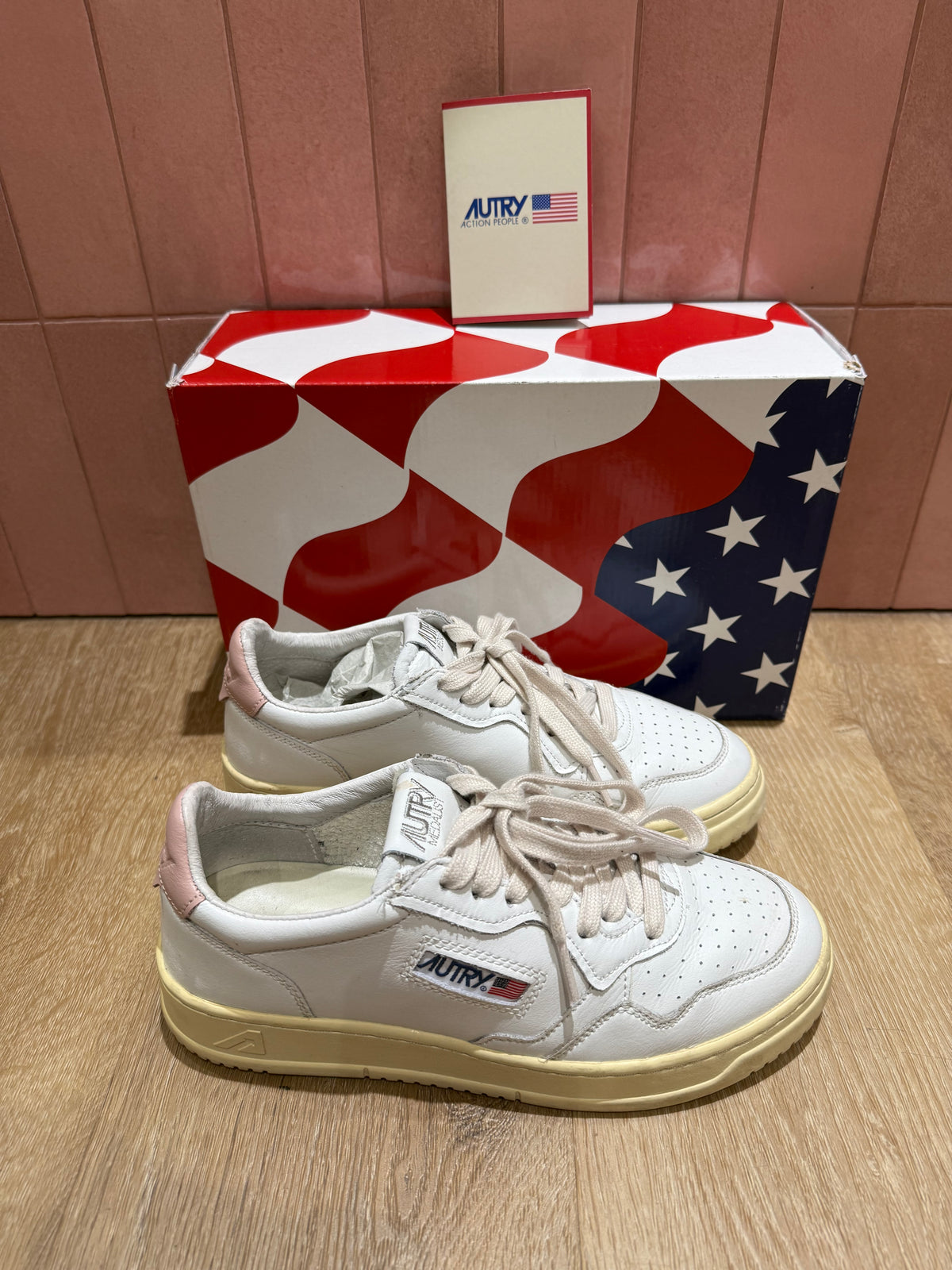 Baskets Autry taille 39