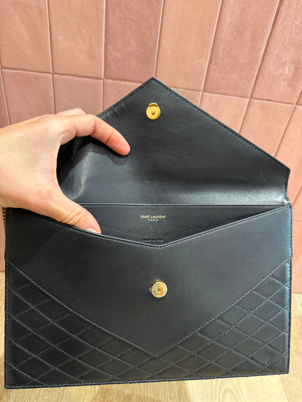Pochette en cuir saint Laurent 23/06
