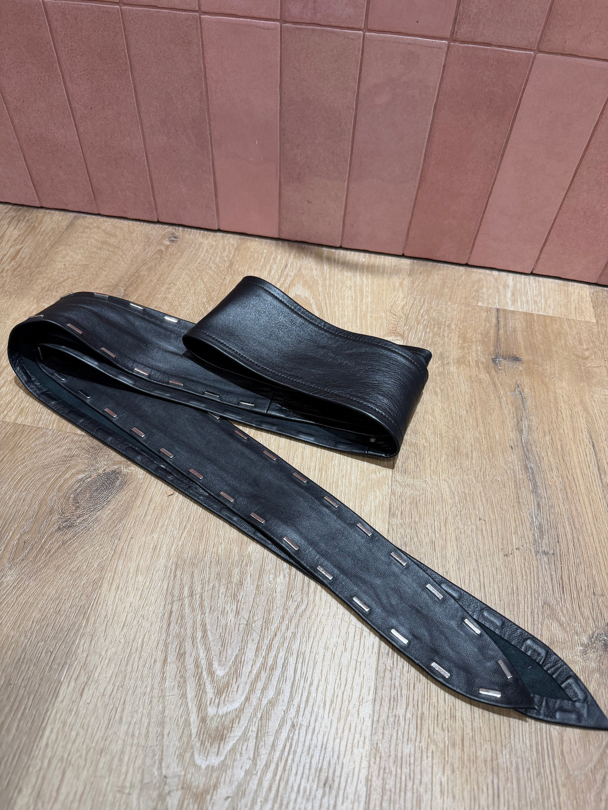 Ceinture noire détails argentés Iro T.75 14/09