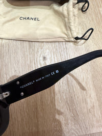 Lunettes noires Chanel 06/10