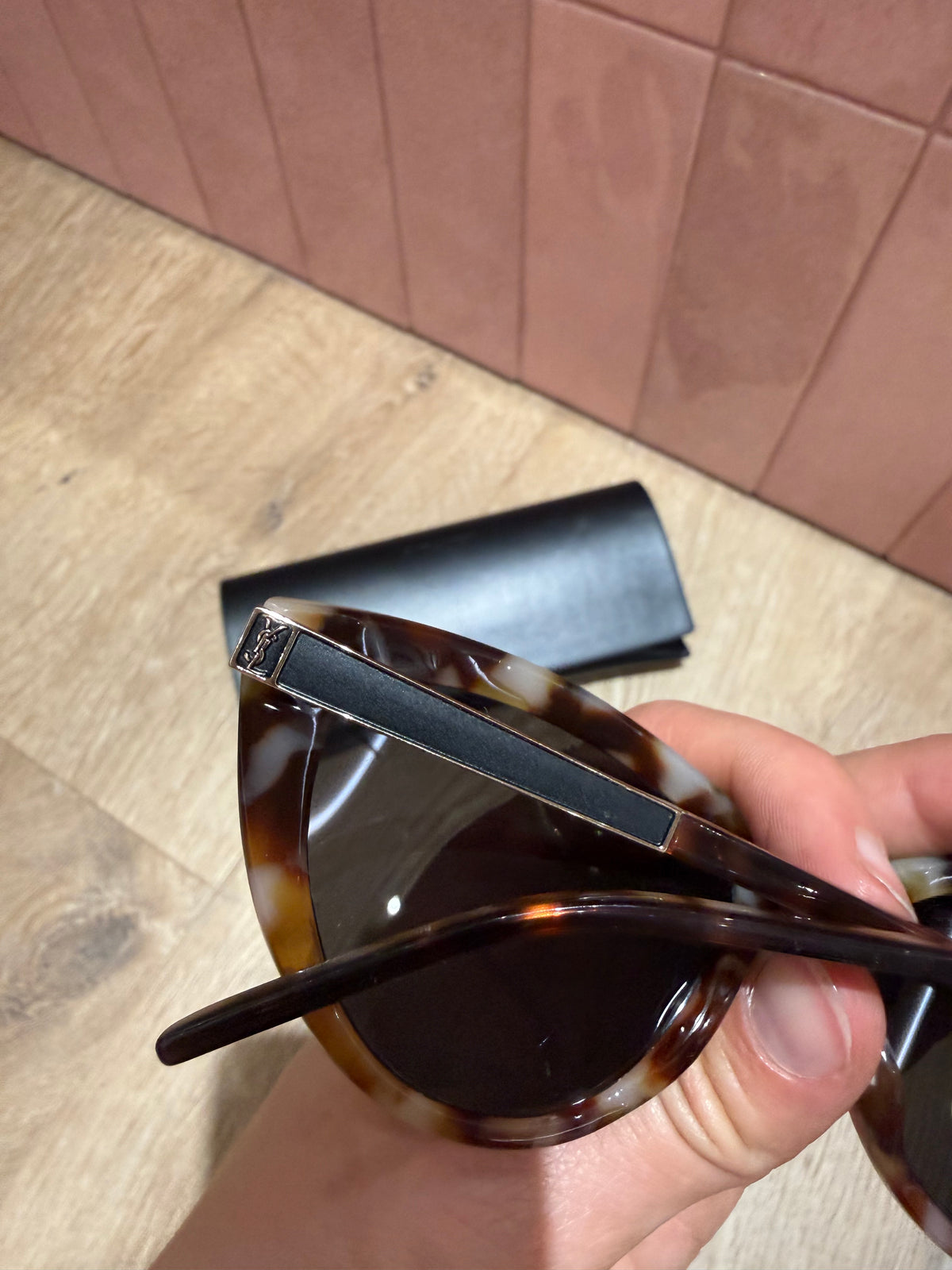Lunettes marron saint Laurent 01/06