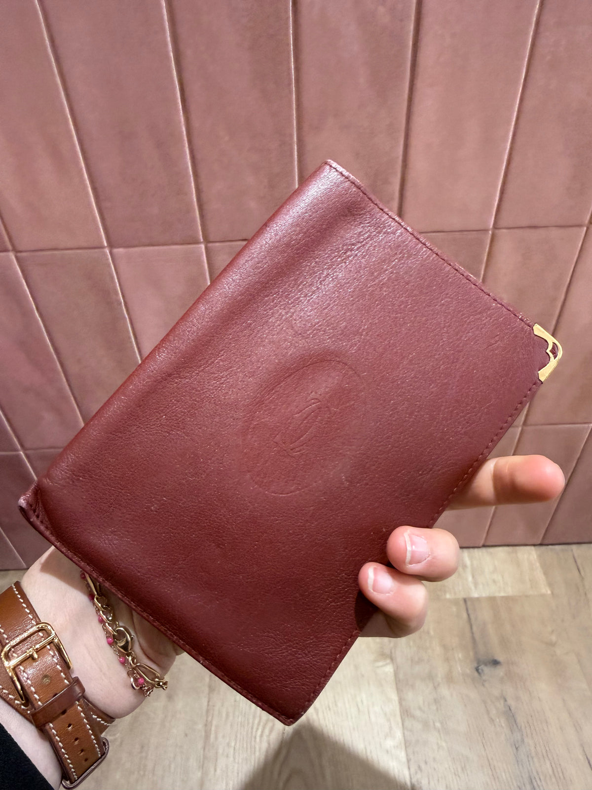 Pocehtte en cuir cartier
