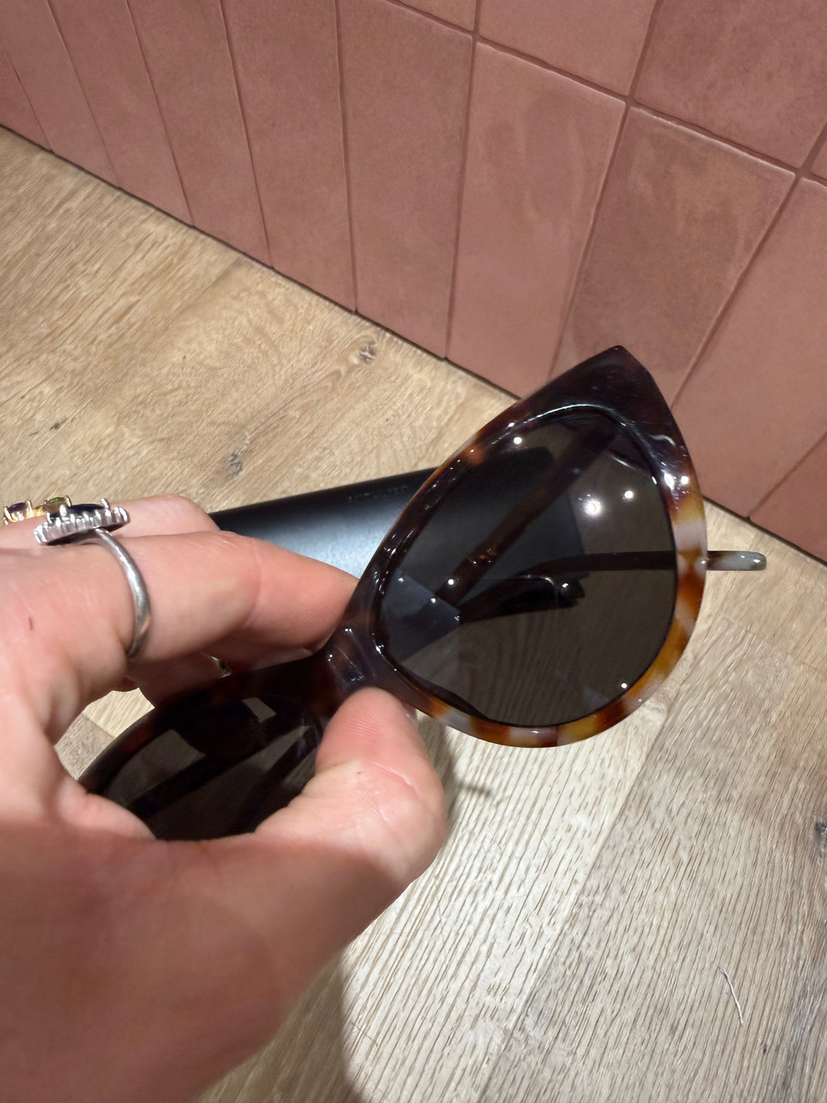 Lunettes marron saint Laurent 01/06