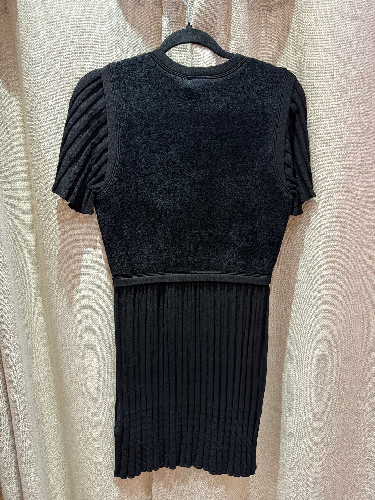 Robe noire Sandro T.40 04/10