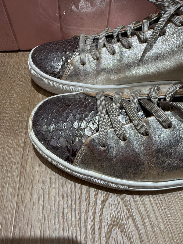 Baskets beige et cuir doré Crime London T.39