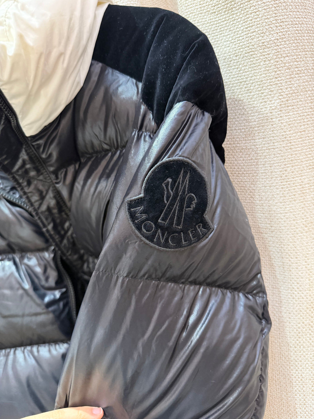 Doudoune noire à inscription Moncler – XS (taille grand) 19/10