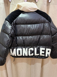 Doudoune noire à inscription Moncler – XS (taille grand) 19/10