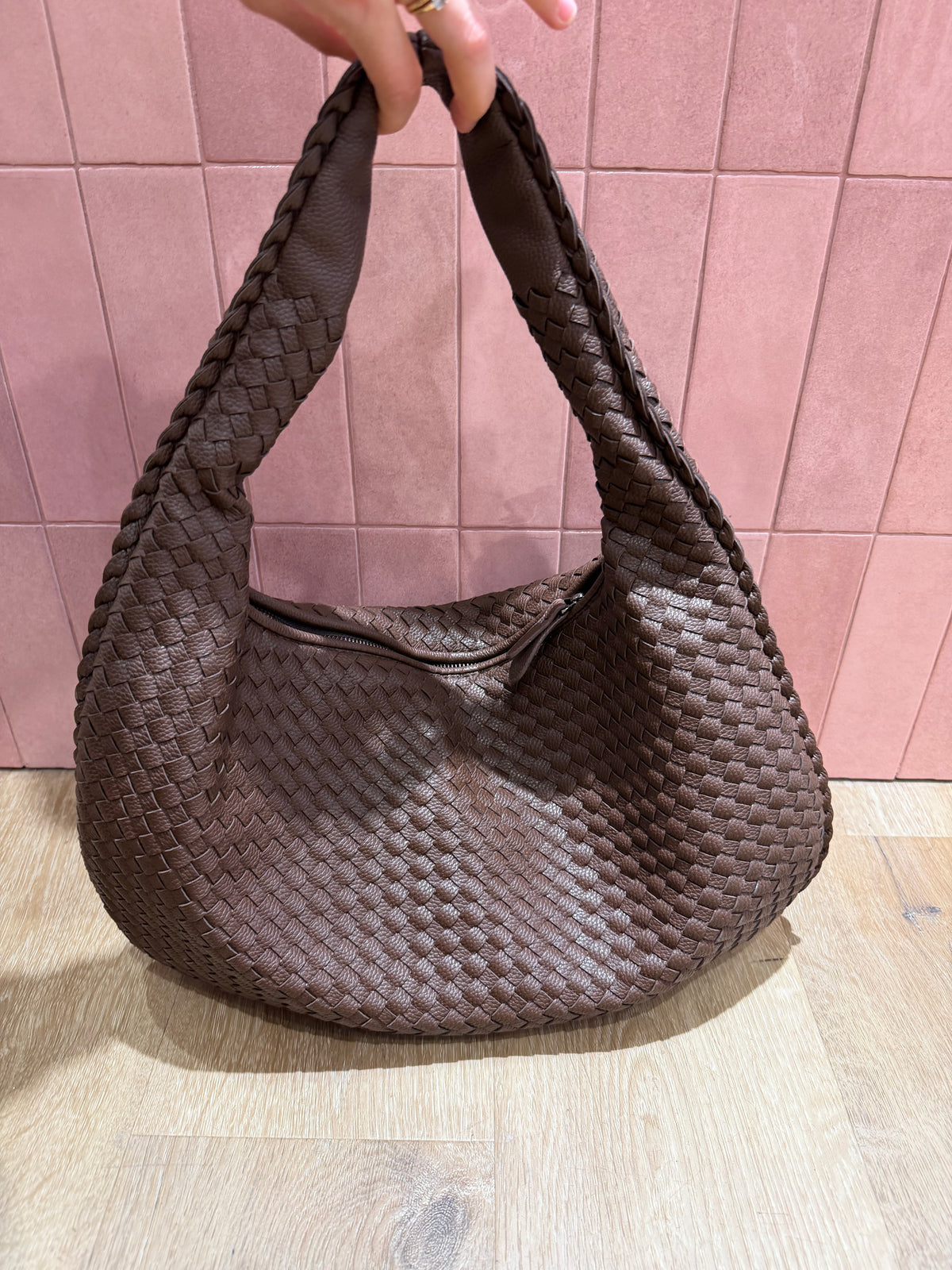 Sac cabas marron glacé tressé 10/10