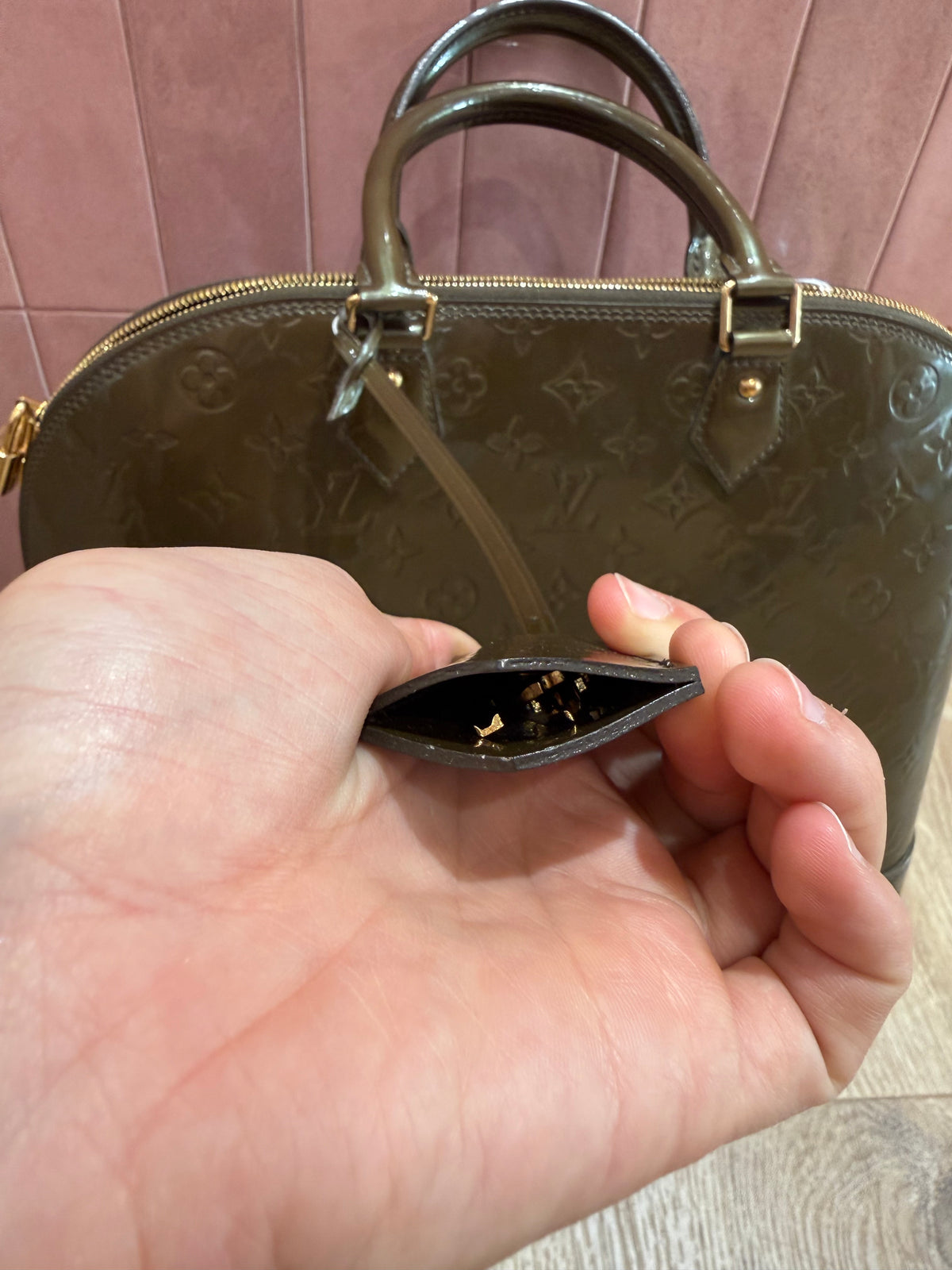 Sac vert olive Louis Vuitton Alma GM vente privée