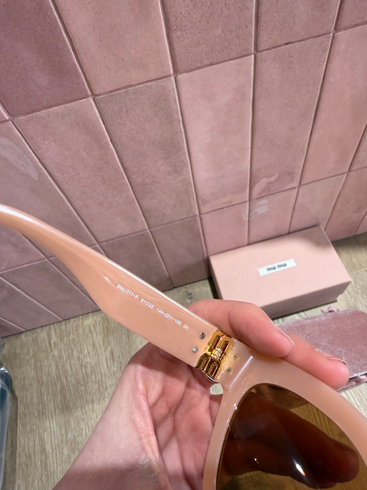 Lunettes de soleil miumiu