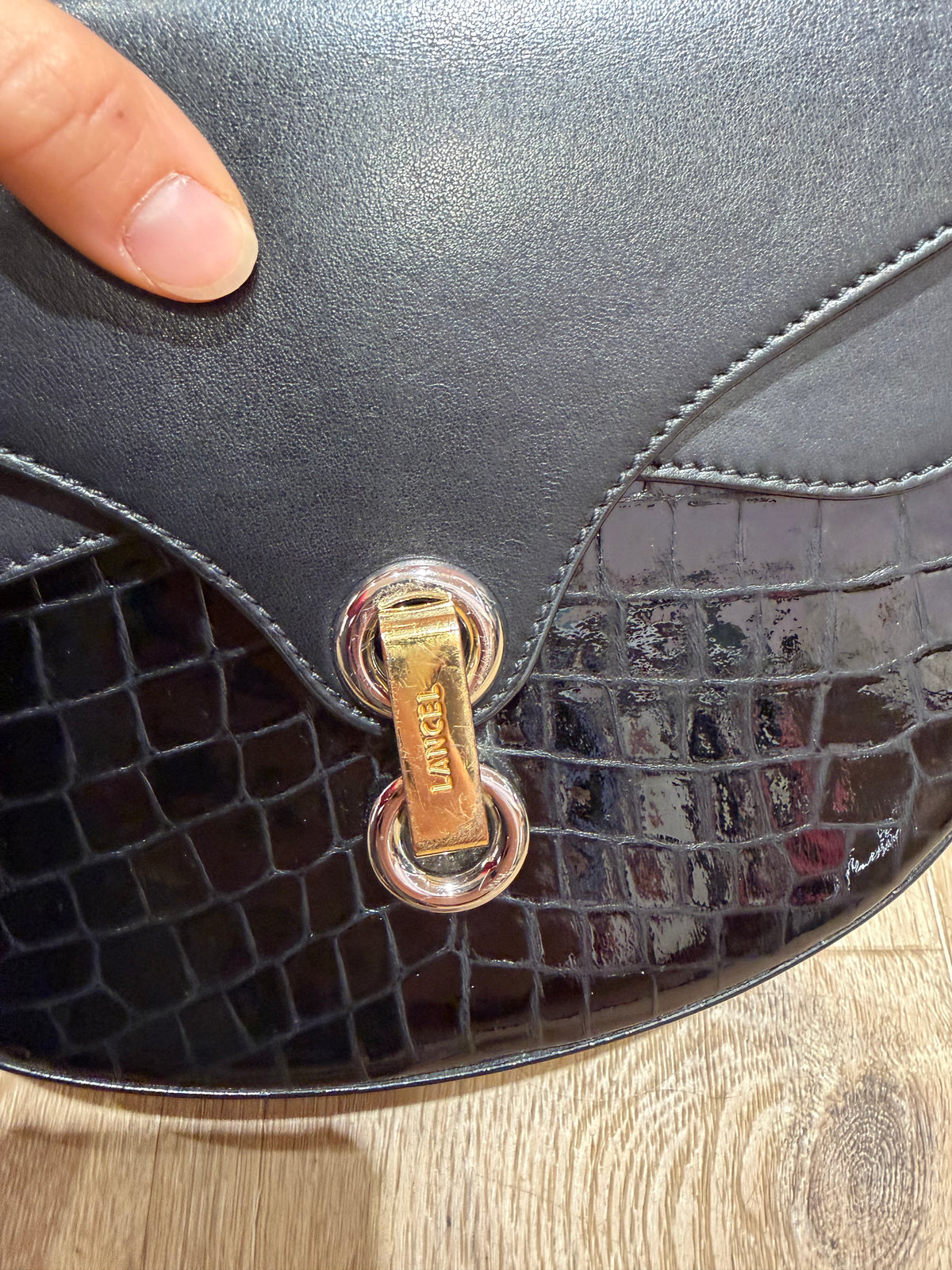 Sac bandoulière noir croco brillant Lancel 20/10