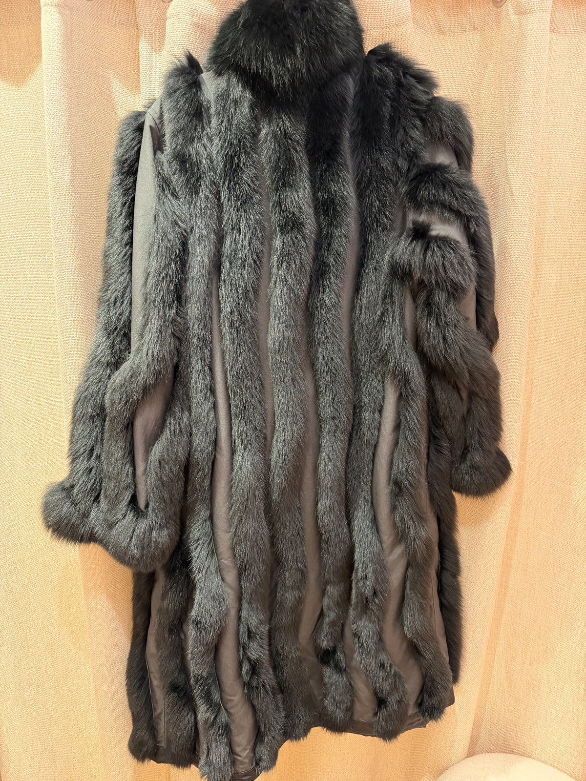 Manteau noir en fourrure T.38 à 42 renard 31/07