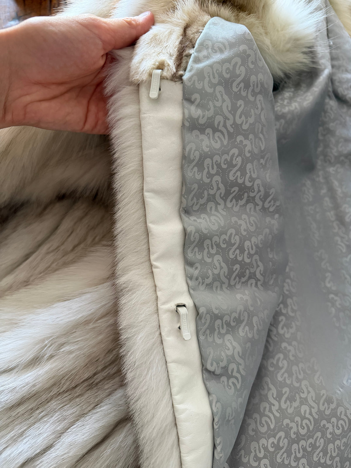 Manteau fourrure renard argenté T.38 12/08