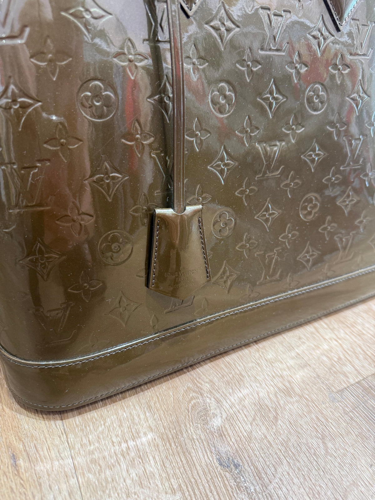 Sac vert olive Louis Vuitton Alma GM vente privée