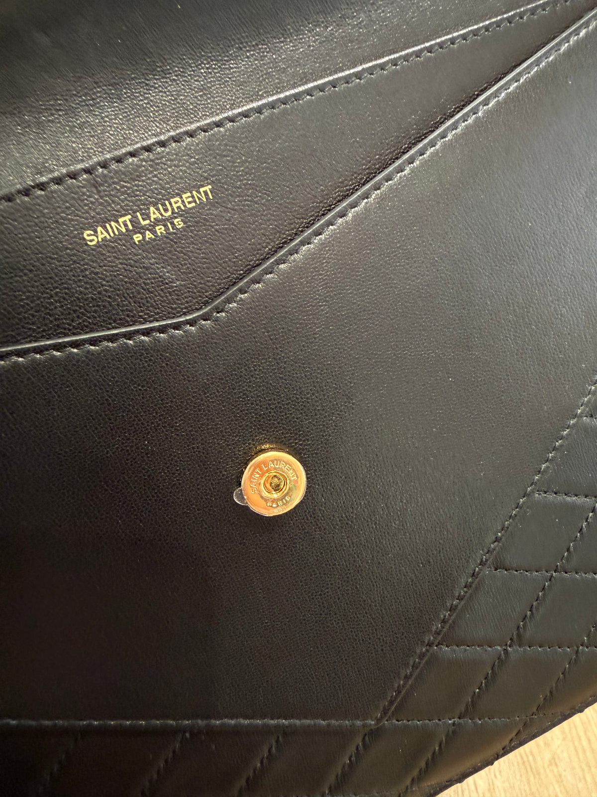 Pochette en cuir saint Laurent 23/06