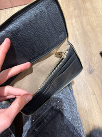 Portefeuille matelassé noir brillant Lancel