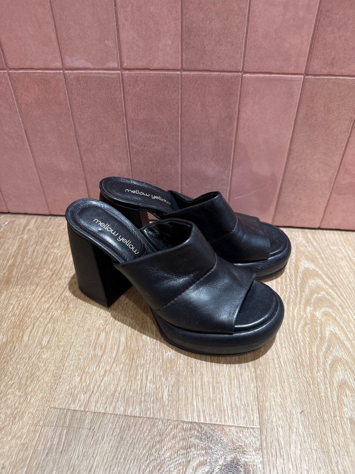 Mules à talons mellow yellow T.36