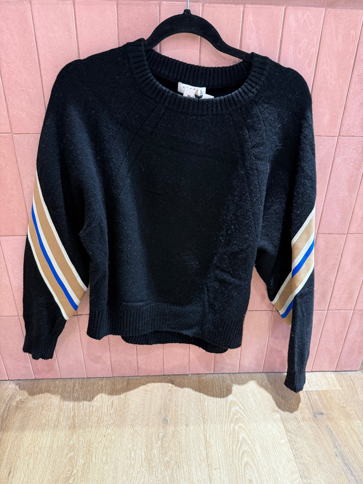 Pull noir bandes beige Sandro T.S