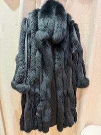 Manteau noir en fourrure T.38 à 42 renard 31/07