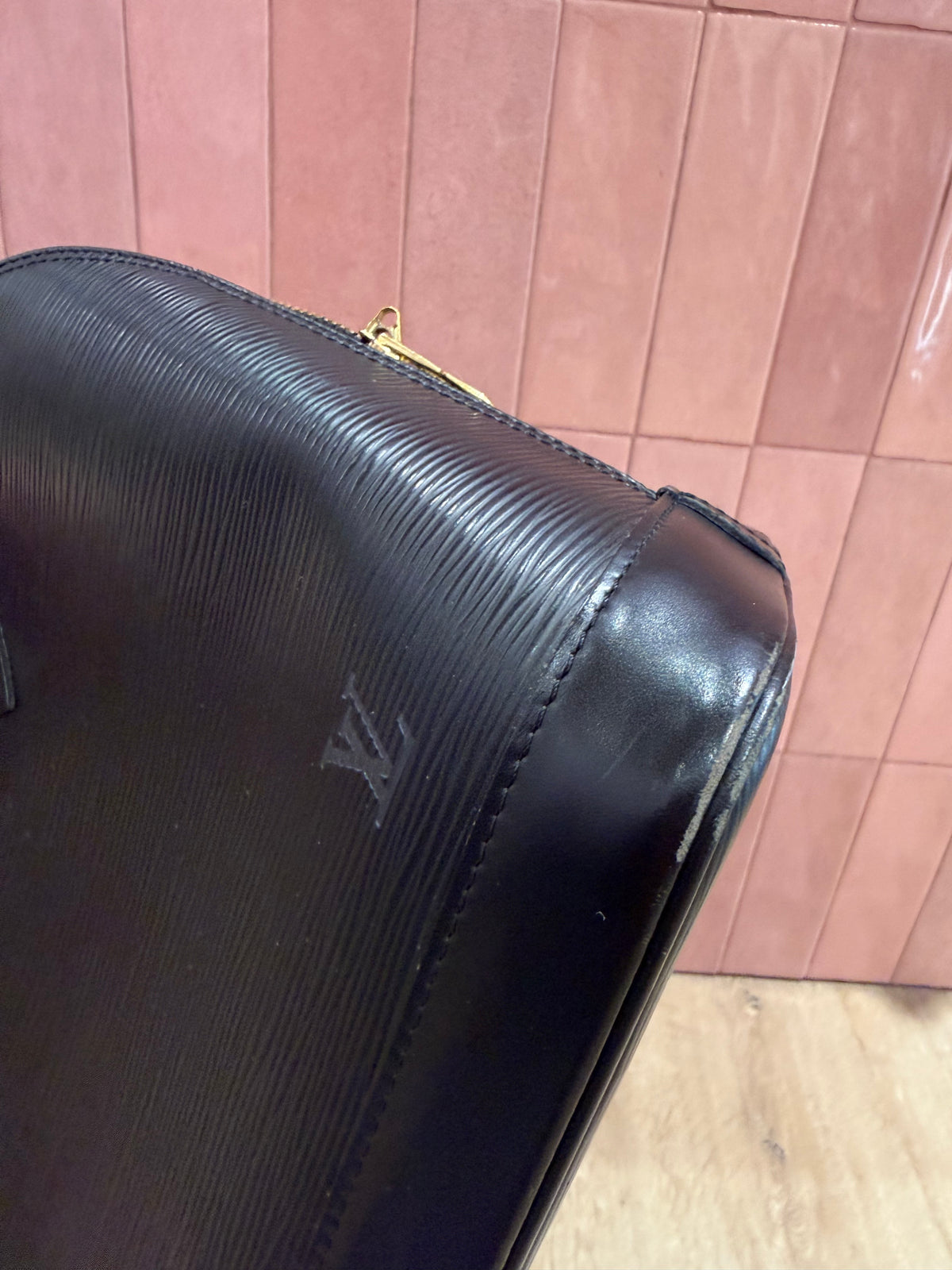 Louis Vuitton Sac Alma cuir Épi noir MM 23/06