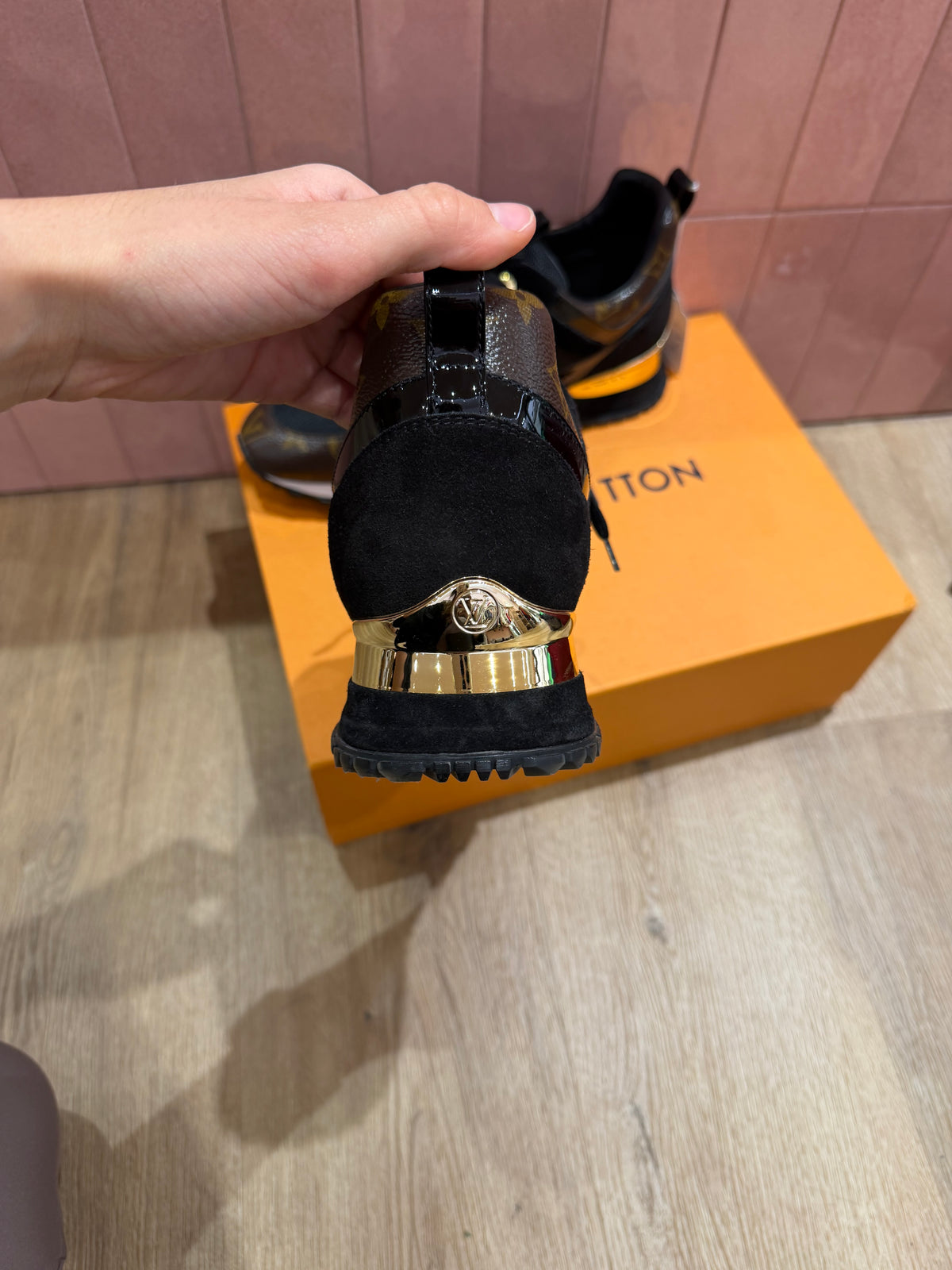 Basket Louis Vuitton T.40 23/10