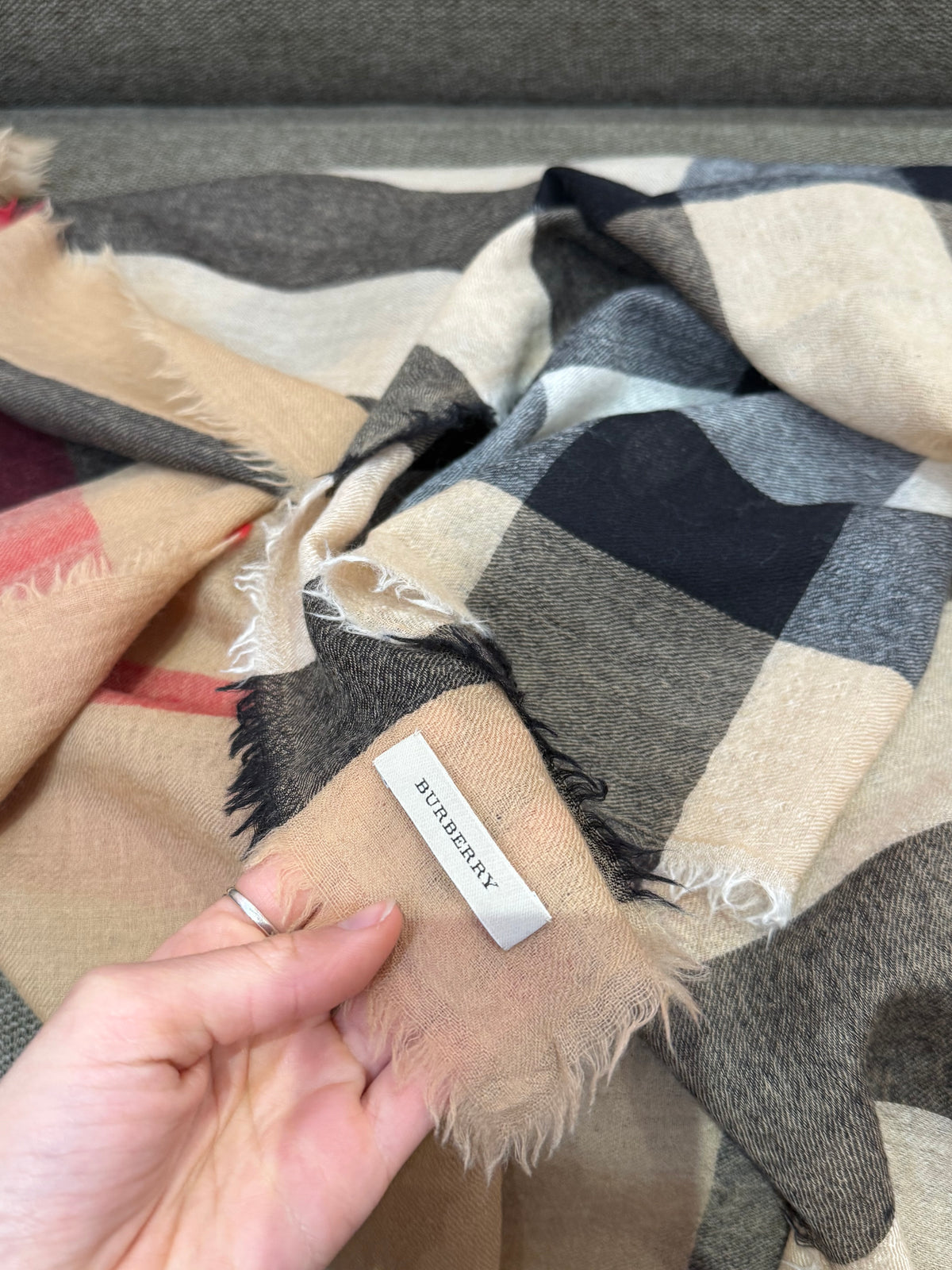 écharpe beige en laine burberry