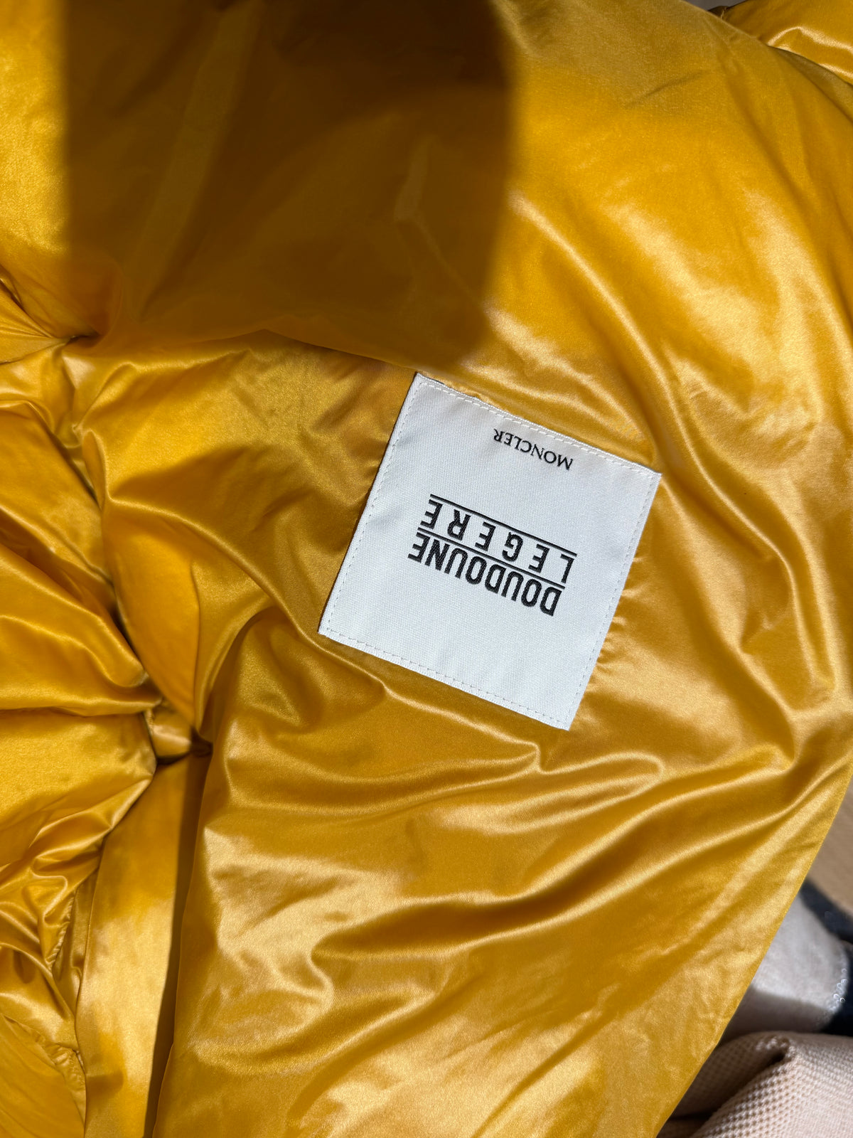 Doudoune jaune Moncler neuve T.M 16/10