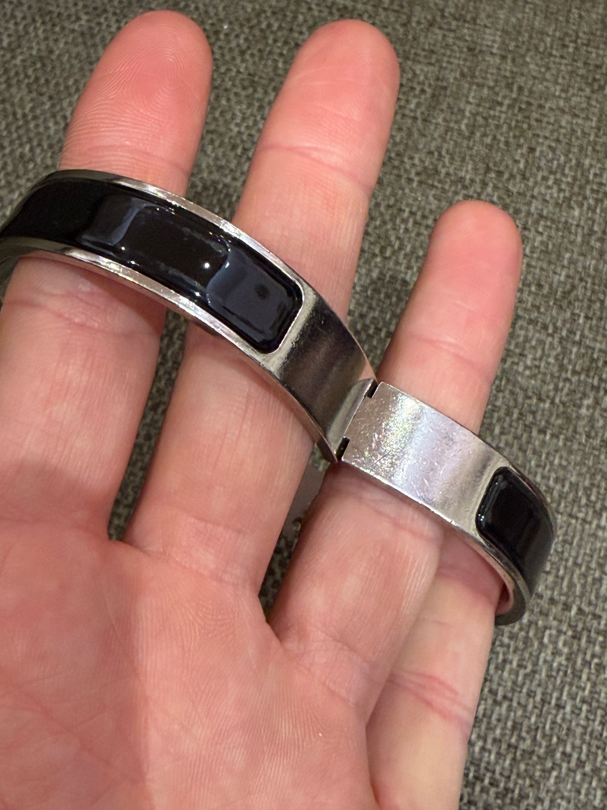 Bracelet noir Clic Hermès, finition argentée 19/10