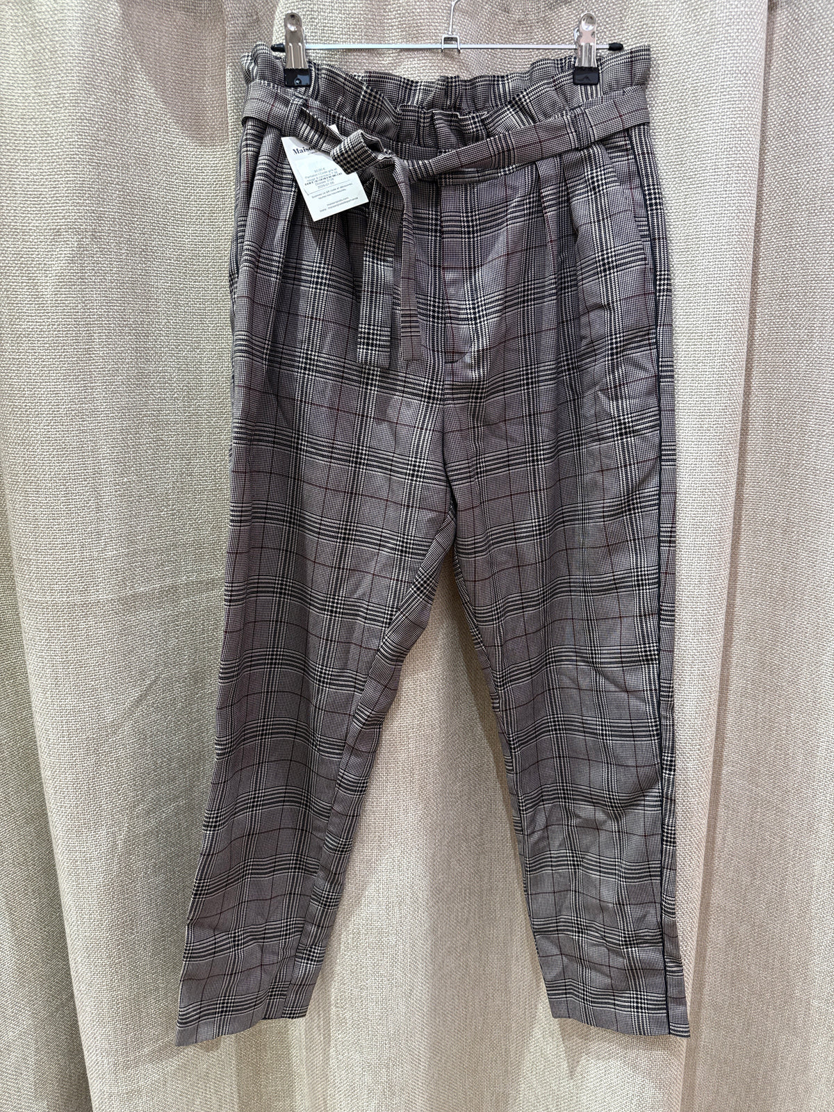 Pantalon I.Code gris et rouge à carreaux T.38