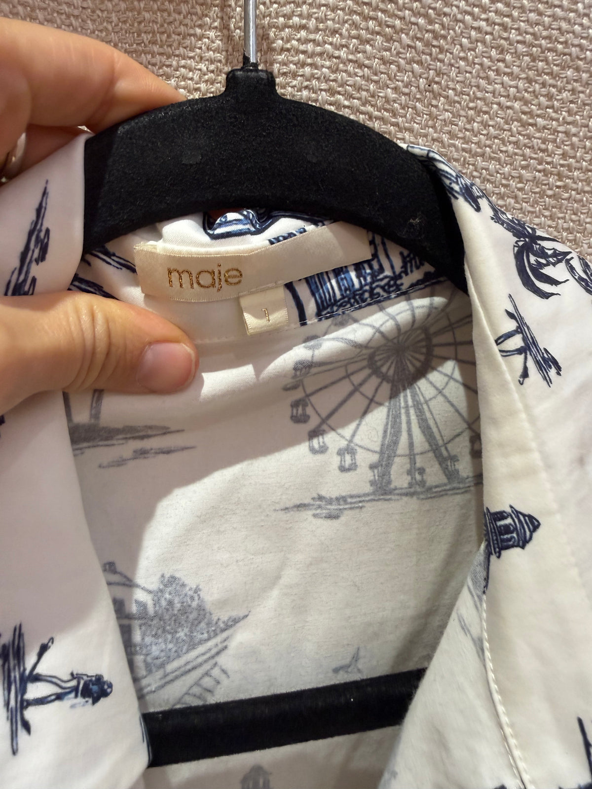 Maje Robe blanche manches 3/4 bleu T.S 14/06
