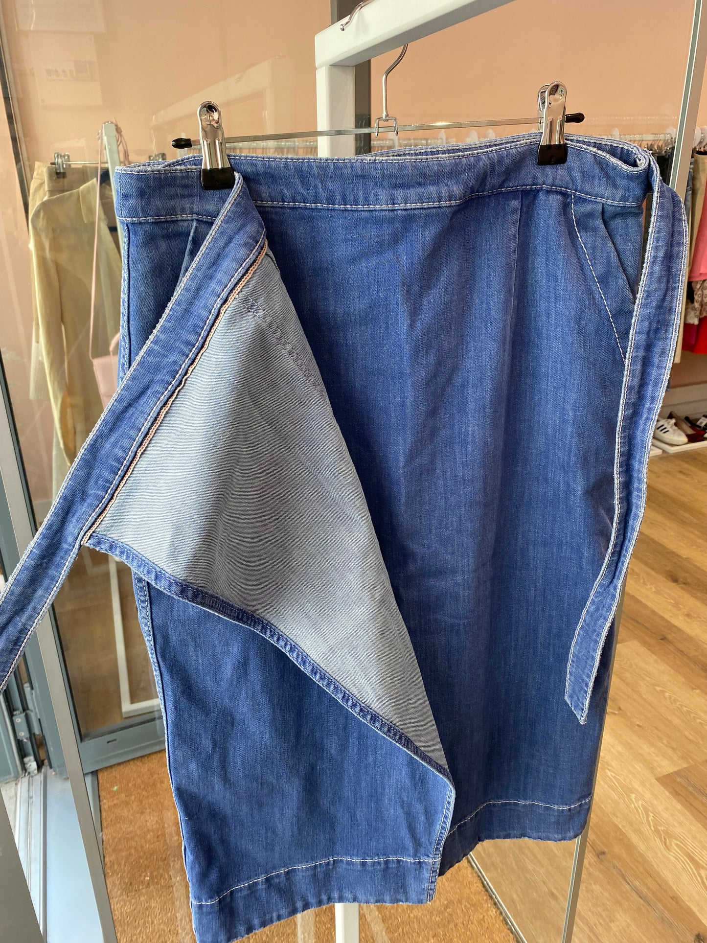 Jupe Tommy Hilfiger T.40