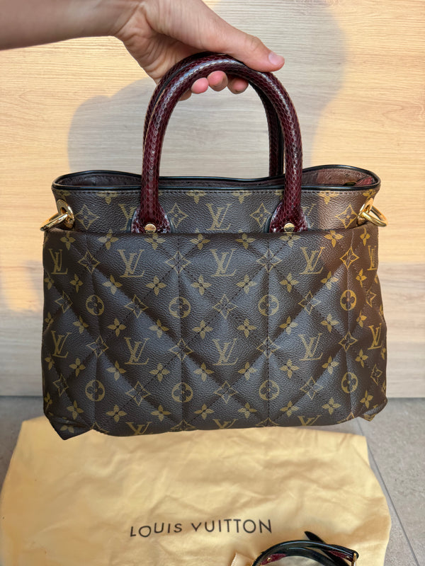Sac Louis Vuitton en python et cuir d’autruche 15/08
