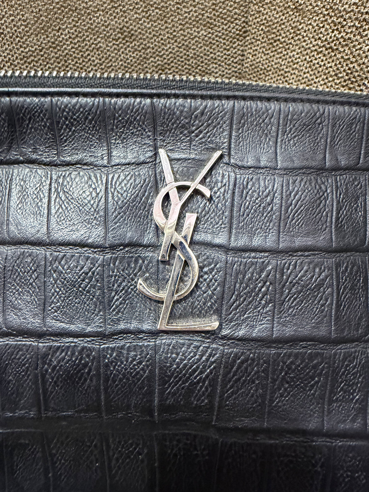 Pochette noire croco Saint Laurent 09/09