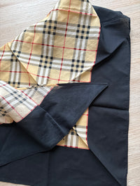 Foulard Burberry triangle en coton