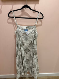 Isla Robe blanche et taupe T.TU