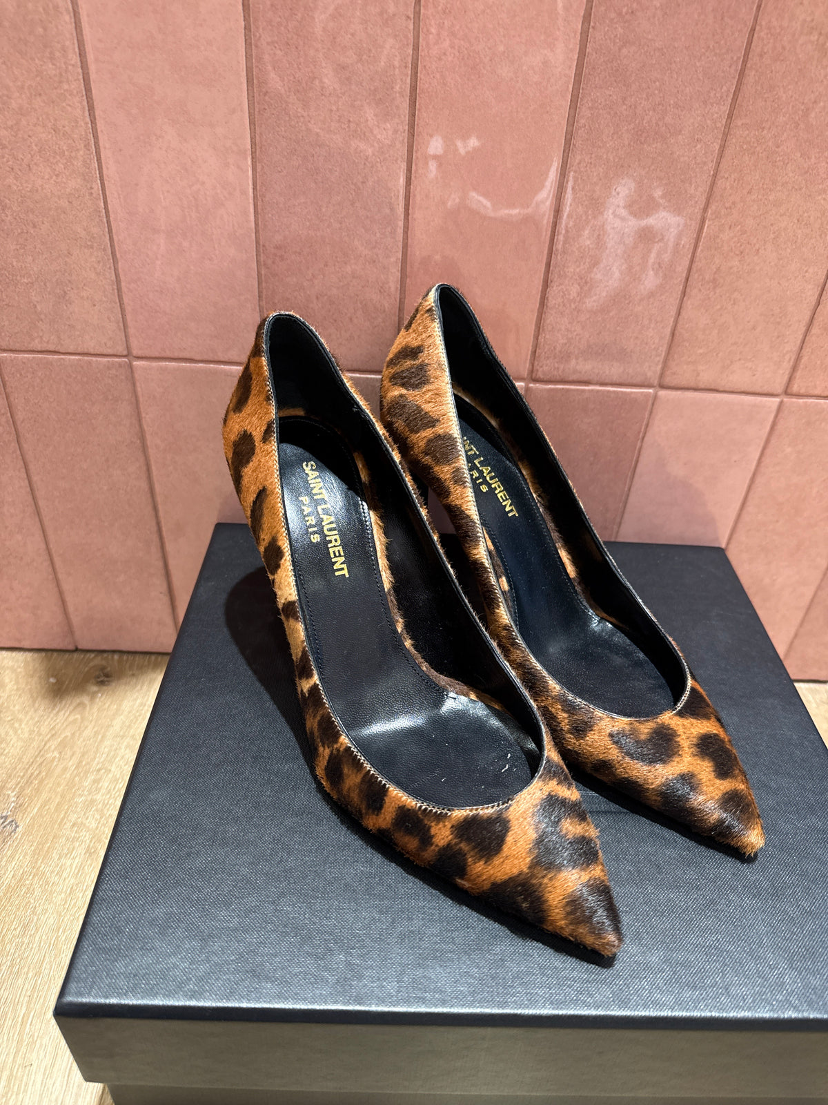 Escarpins Yves saint Laurent T.37